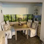 Grosse Helle Am Wald In Nahe Gruenheide Und Berlin Souterrain Appartement *
