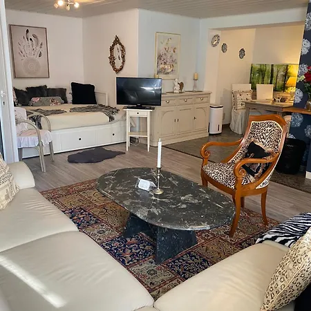 Grosse Helle Am Wald In Nahe Gruenheide Und Berlin Souterrain