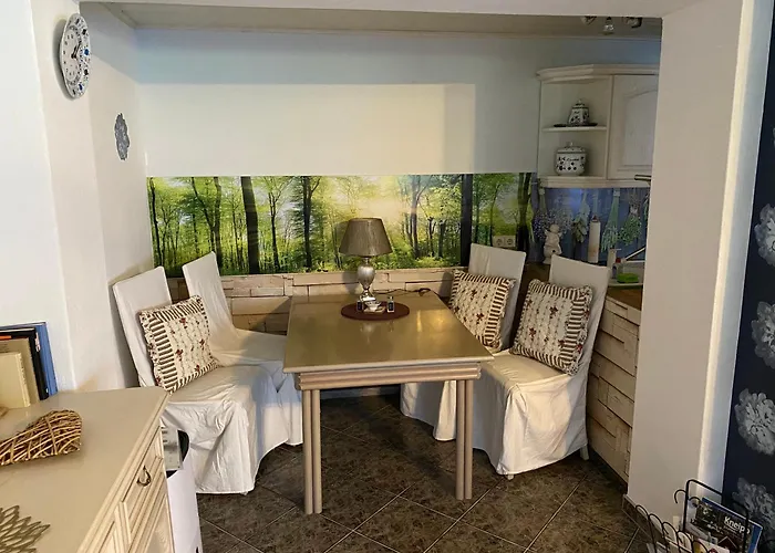 Grosse Helle Am Wald In Nahe Gruenheide Und Berlin Souterrain Apartment *