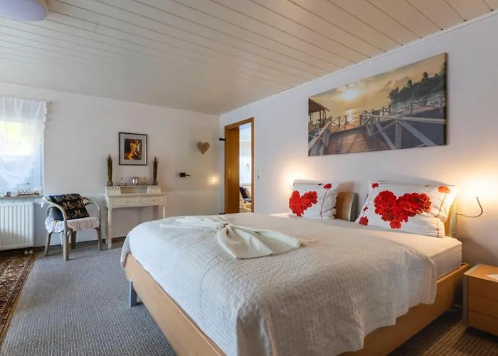 Grosse Helle Am Wald In Nahe Gruenheide Und Berlin Souterrain