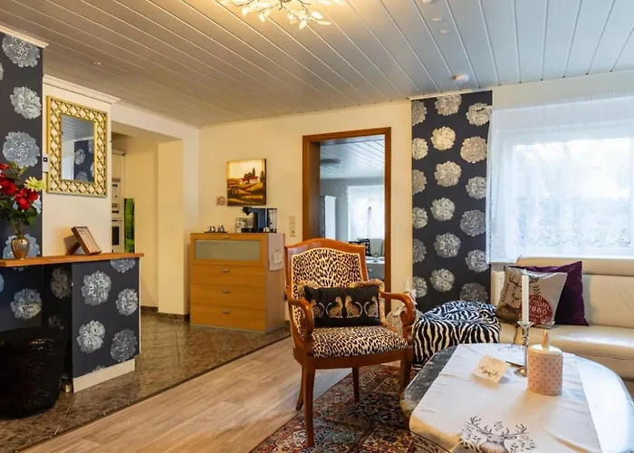 Grosse Helle Am Wald In Nahe Gruenheide Und Berlin Souterrain *