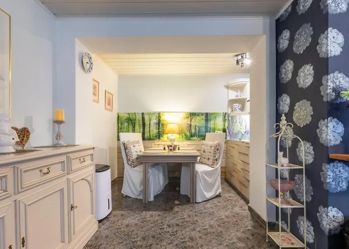 Grosse Helle Am Wald In Nahe Gruenheide Und Berlin Souterrain Bad Saarow