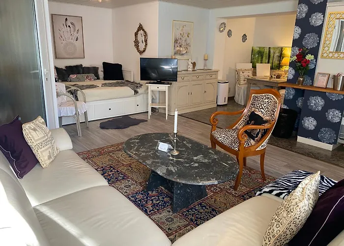 Grosse Helle Am Wald In Nahe Gruenheide Und Berlin Souterrain