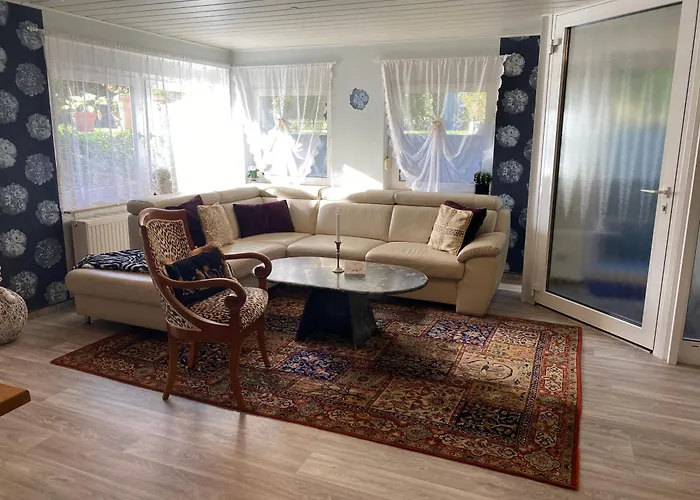 Grosse Helle Am Wald In Nahe Gruenheide Und Berlin Souterrain Apartment Bad Saarow