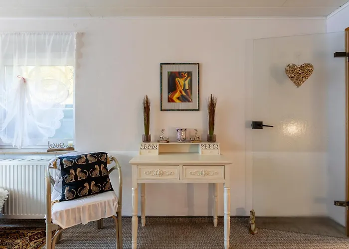 Grosse Helle Am Wald In Nahe Gruenheide Und Berlin Souterrain